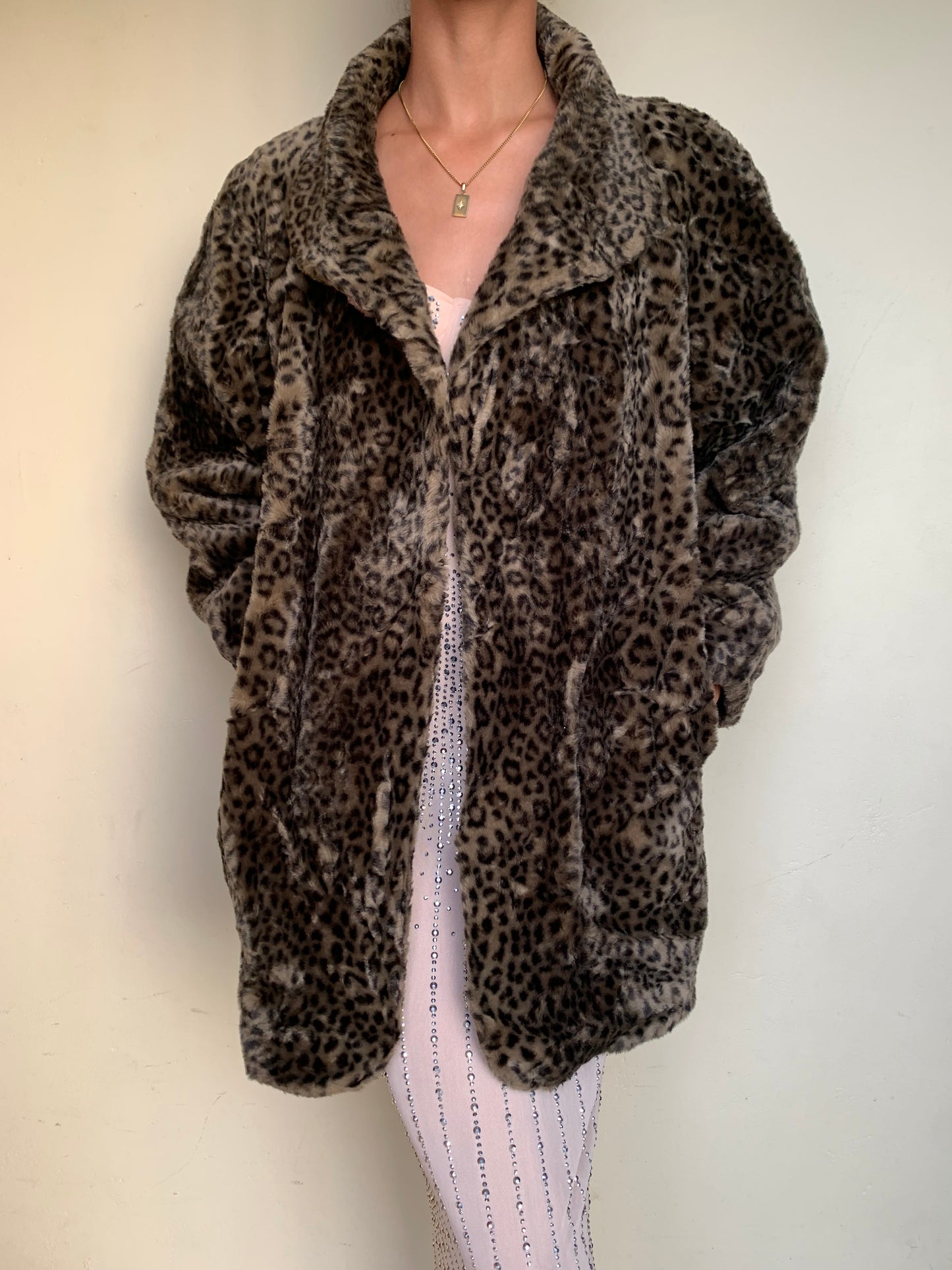 Vintage leopard print faux fur