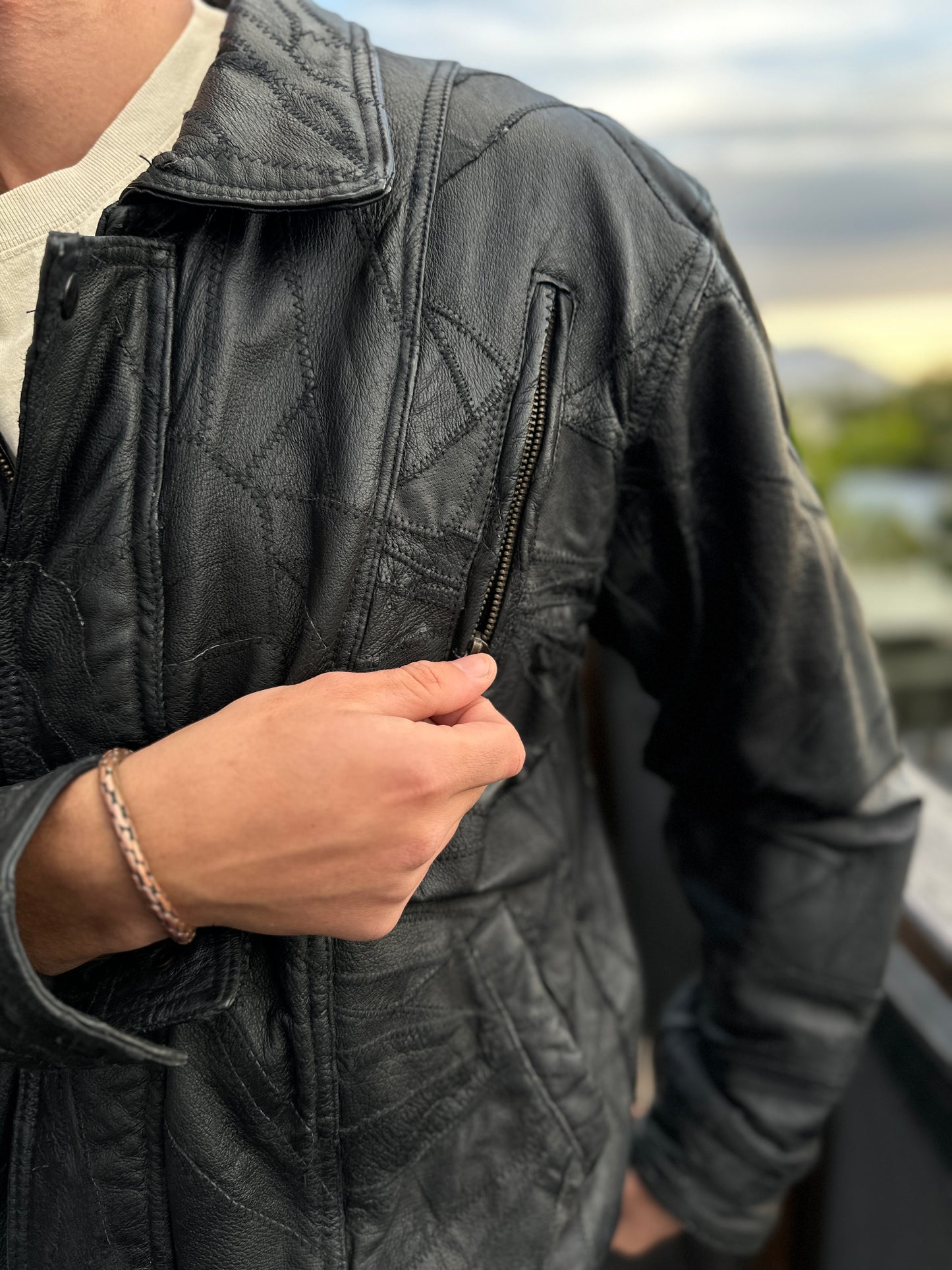 Men’s vintage leather bomber