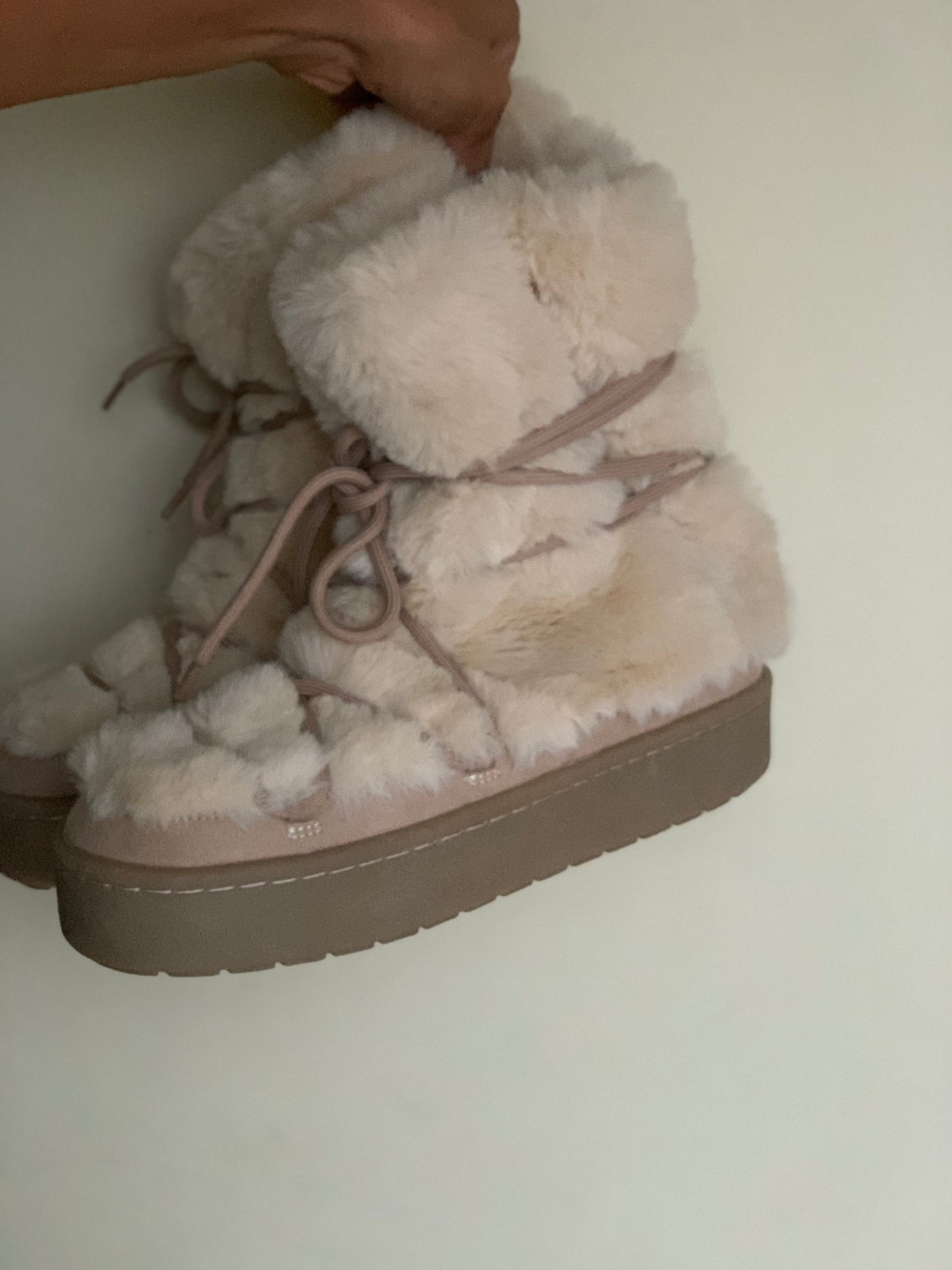 Fluffy Winter boots