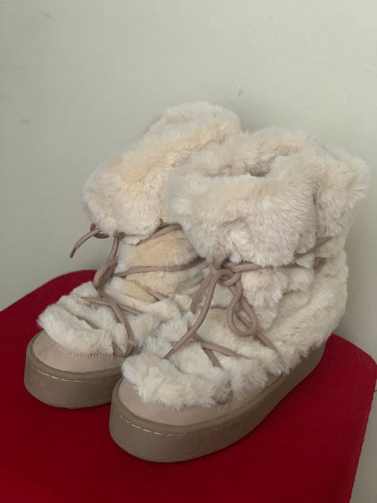 Fluffy Winter boots