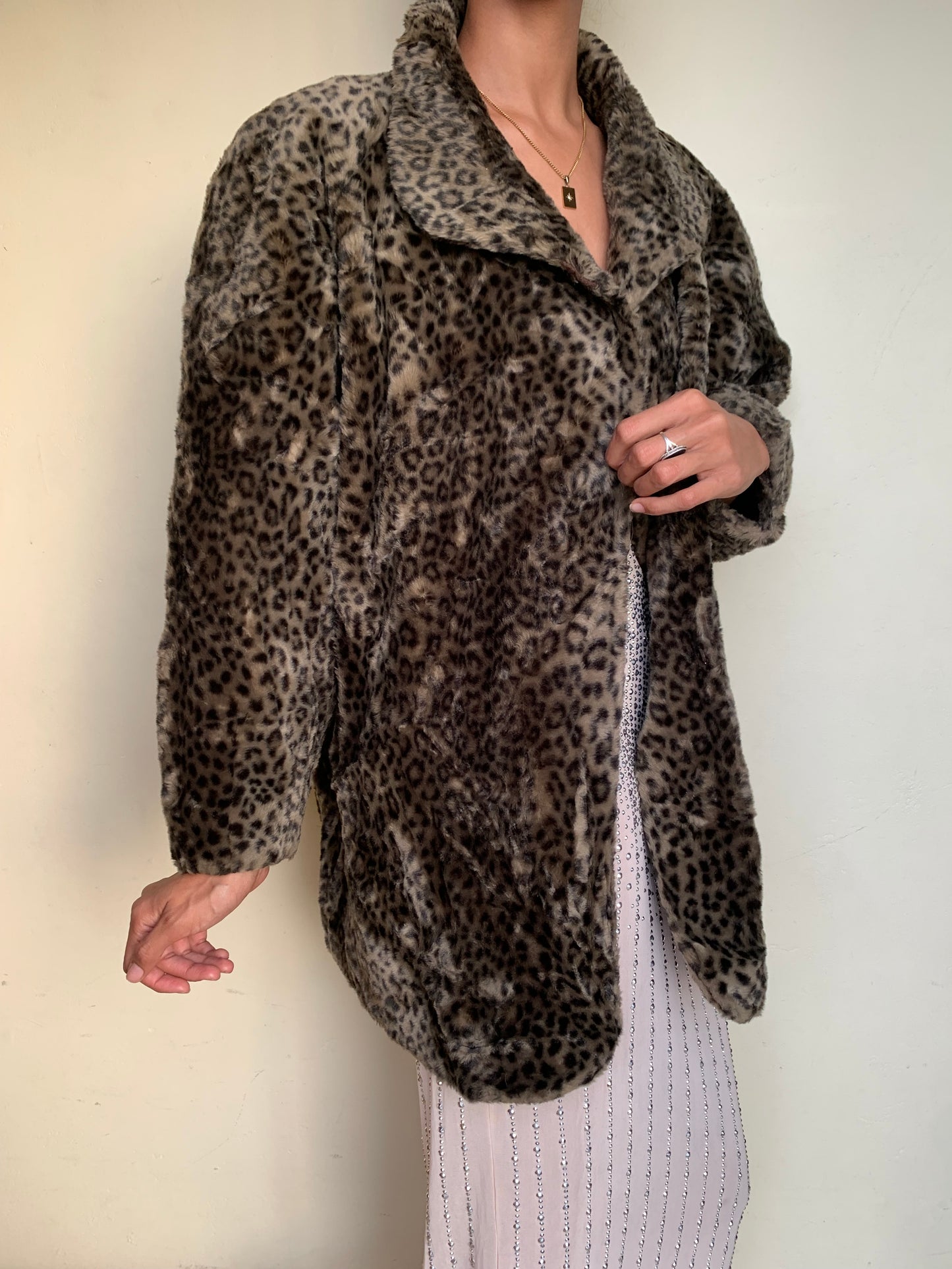 Vintage leopard print faux fur