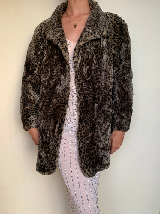 Vintage leopard print faux fur