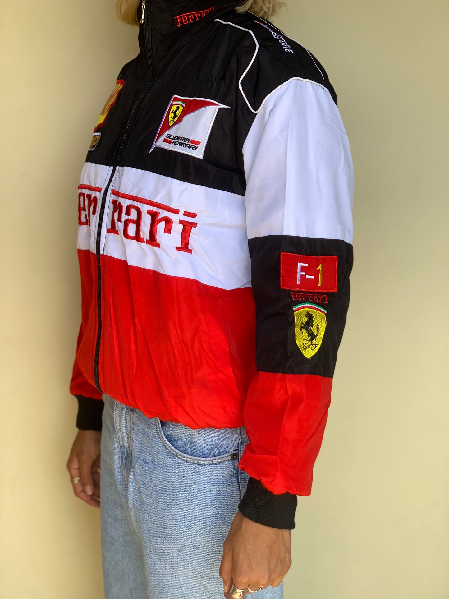 Ferrari racer (Black/White/Red)