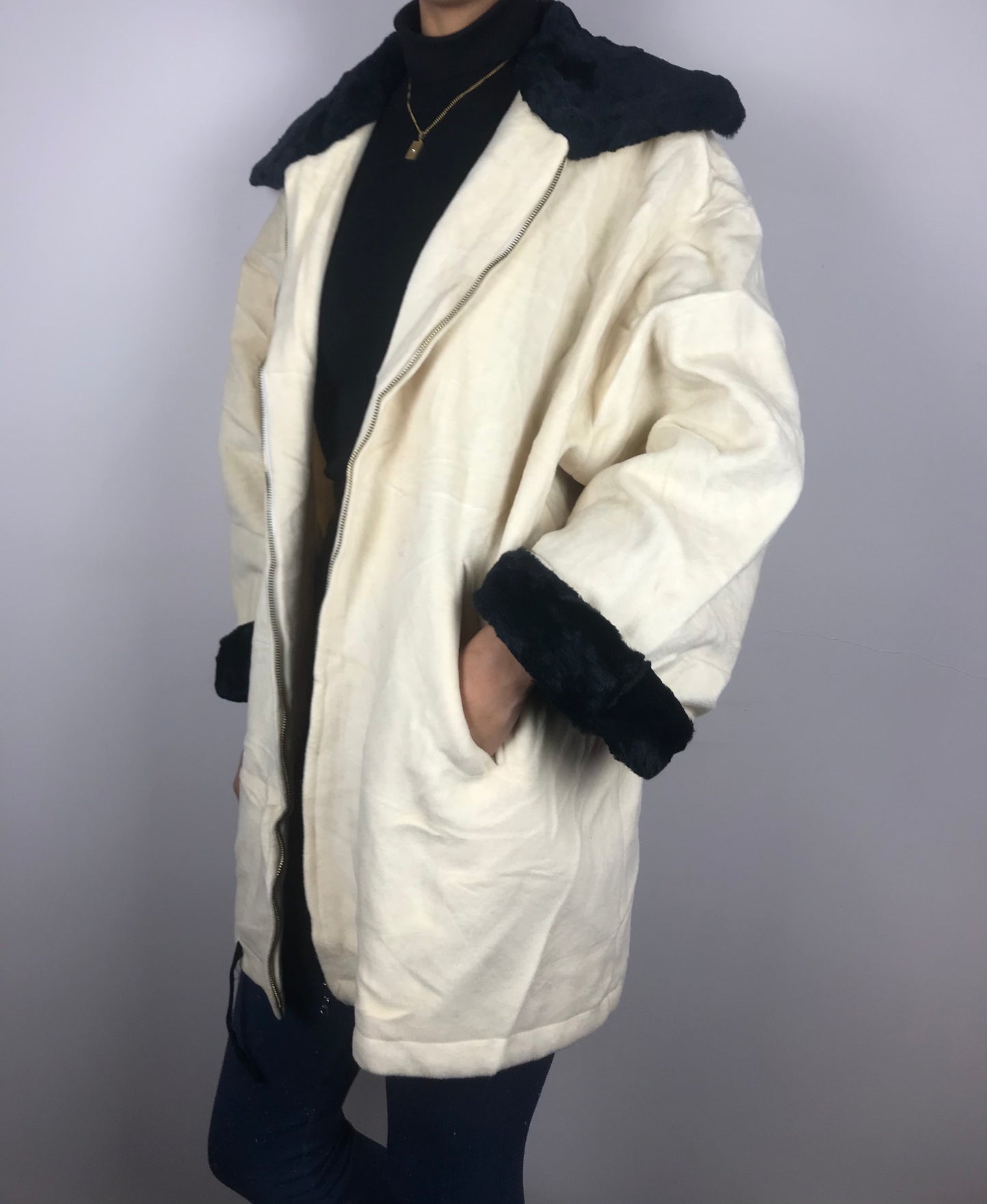 Woolen jacket with faux fur