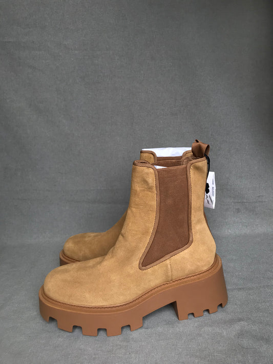 Chunky suede boots