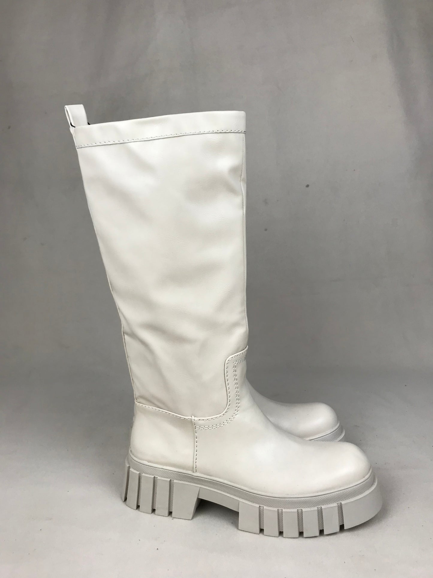 Chunky knew high boots by Zara