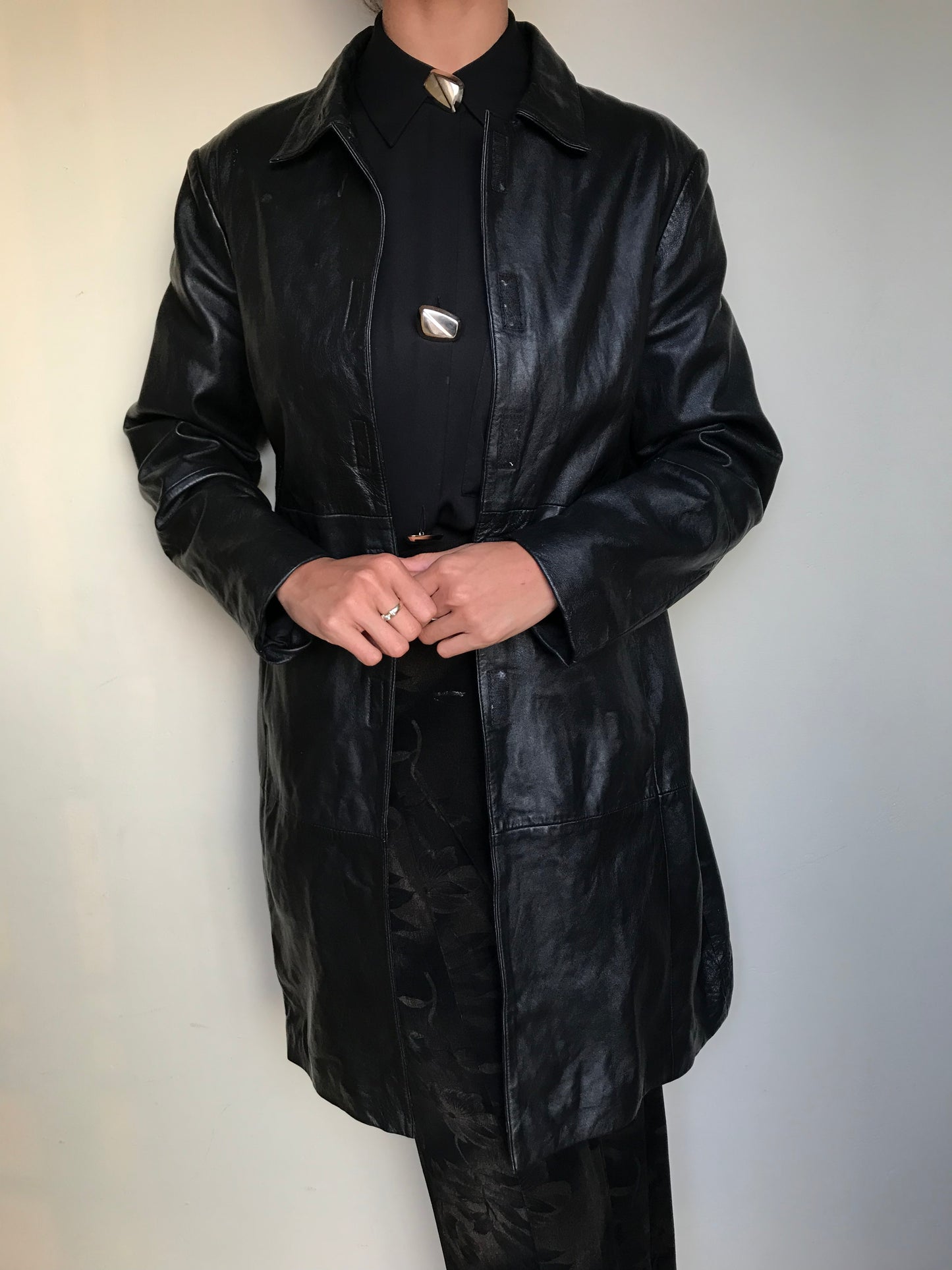 Leather short coat velcro